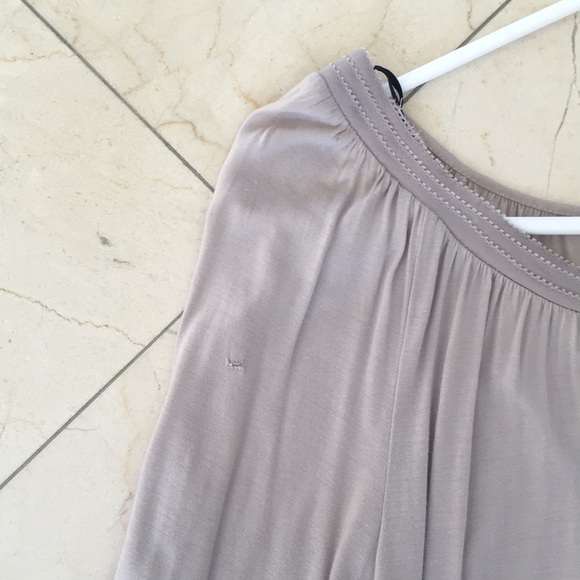 H&M Gray flowy blouse - Picture 4 of 5